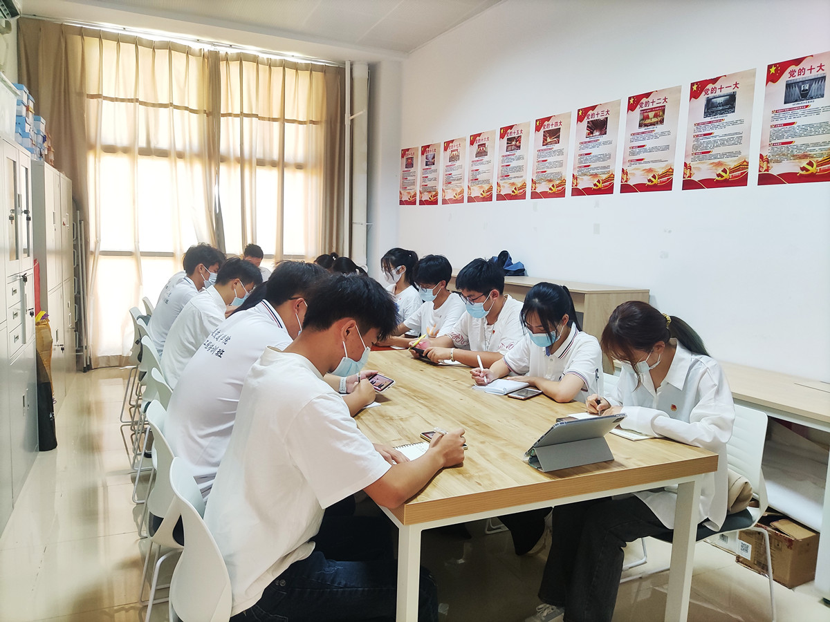 学生 (2).jpg 学生 (2).jpg